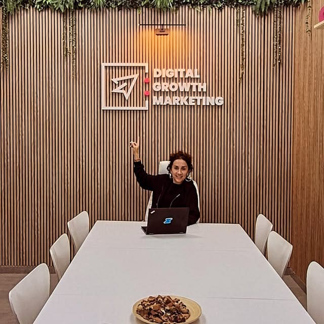 Letras corpóreas Digital Growth Marketing realizado por IDEA STUDIO